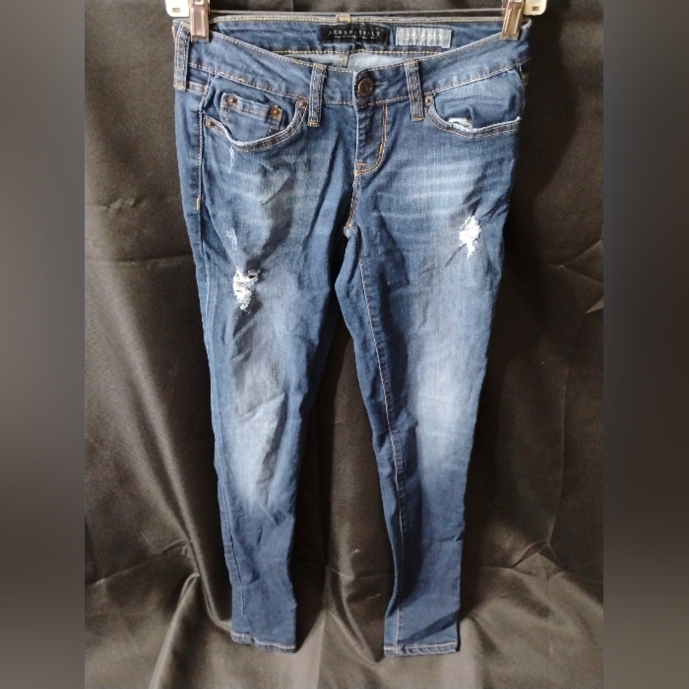 Aeropostale medium wash distressed jeans sz 0 Long